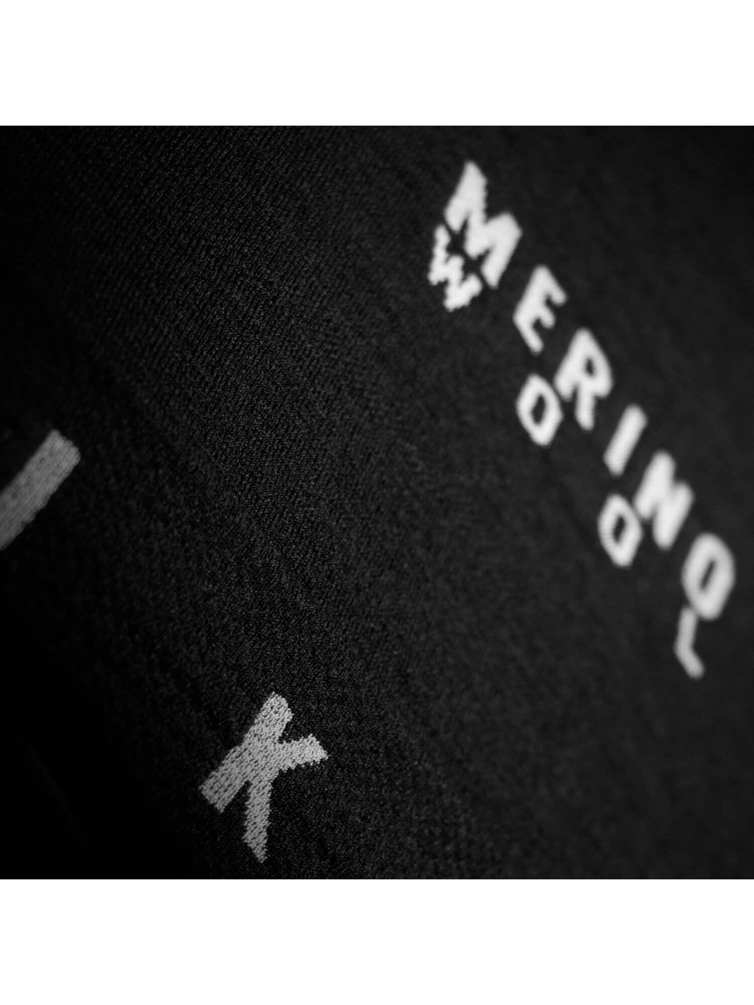 Breathable short-sleeved merino base layer for temperature control in all conditions, odor-resistant while cycling.
